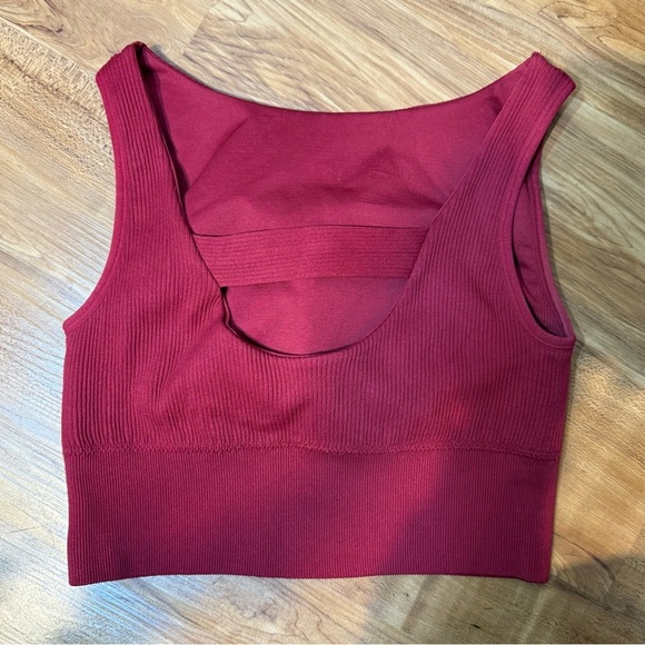 Zella Red Classic Cropped Rib Tank Woman’s Sports Tank - Picture 2 of 5